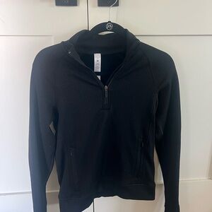 Women Black Lululemon Quarter-Zip Pullover. Size 4.